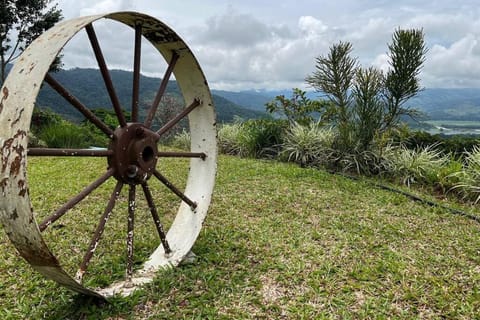 Cabaña Vistas Paraíso House in Cartago Province, Costa Rica