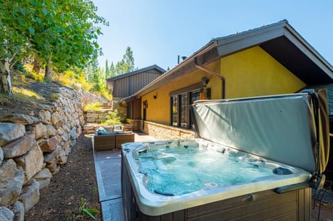 Pristine Mountain Home - Perfect for Families - Hot Tub, Media Room & Elevator House in Park City