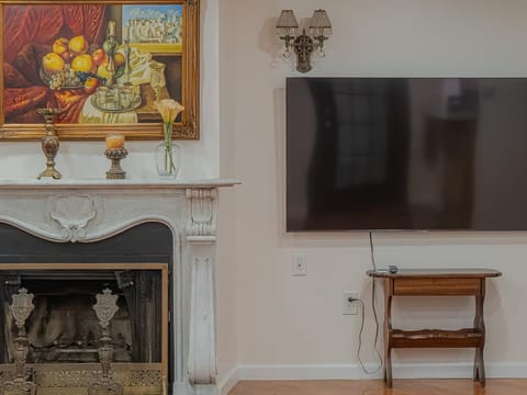 TV and multimedia, fireplace