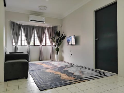 Nur Homestay Permai Damansara Damai Apartment in Petaling Jaya