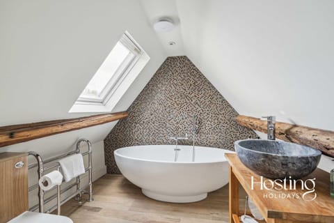 Corner Cottage - 3 beds bathtub outdoor terrace House in Henley-on-Thames