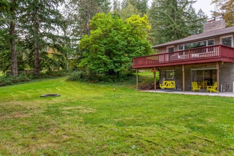 Property building, Patio, Natural landscape, Garden