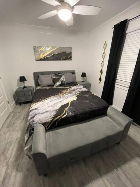 New Modern 5 mins frm Airport Casa in Kenner