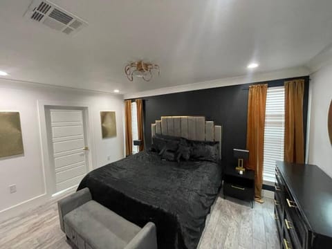 New Modern 5 mins frm Airport Casa in Kenner