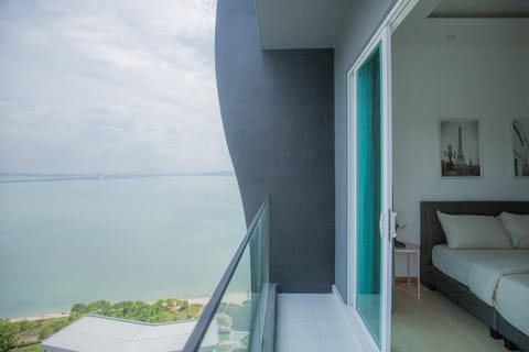 Seaview SuperCondo, near Queensbay Apartment in Bayan Lepas