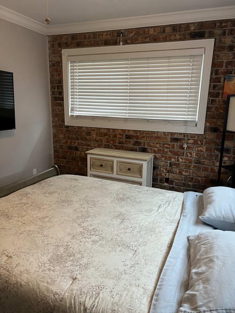 North Gates of LSU 2 bedroom w&d pool Apartment in Baton Rouge