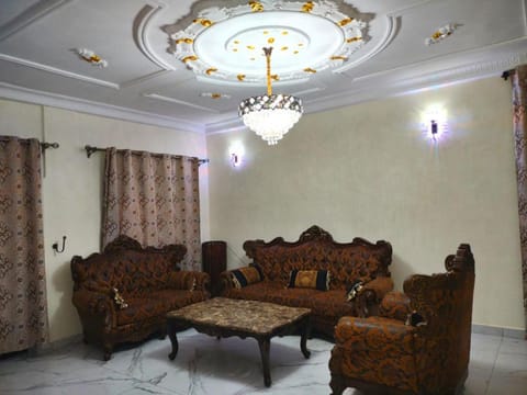 Living room, Location