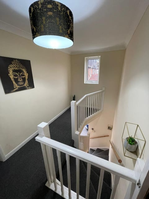 3 Bedroom at Factory Qtr Apartment in Nottingham