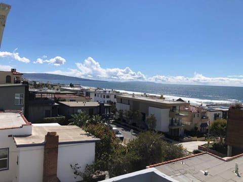 Amazing Beach Pad incredible style 2bed 2bath Apartment in Manhattan Beach