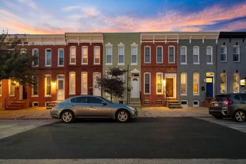 Beautiful Home W Keyless Entry Near Inner Harbor House in Baltimore