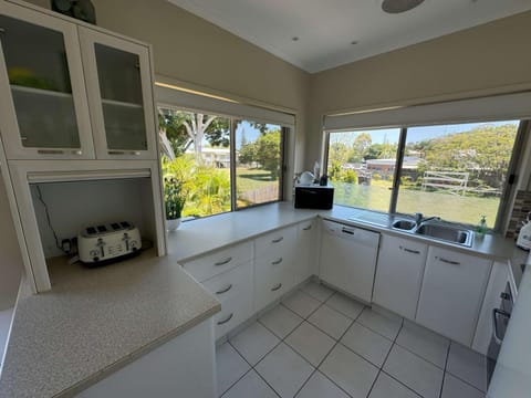 Townhouse on the Esplanade Apartment in Hervey Bay