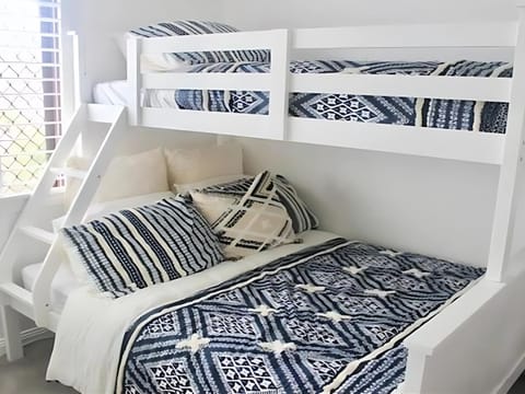 Bed, Bedroom, bunk bed