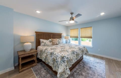 Sea La Vie At Little Bay Landing, Year Round Pool House in Rockport