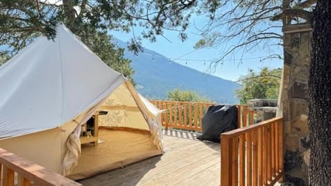 View (from property/room), Balcony/Terrace, Mountain view