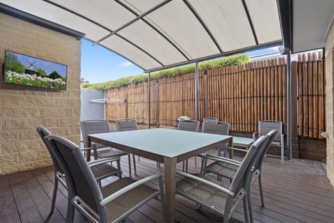 Seaside 3-Bed Home Direct Beach Access House in Dromana