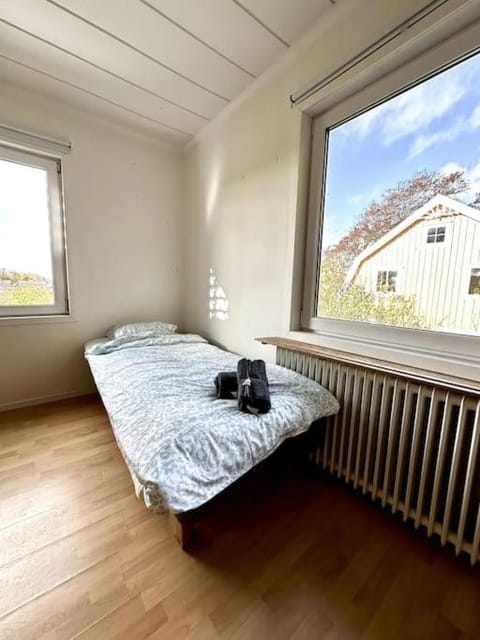 Workers Home 10-rooms near Volvo Villa in Gothenburg