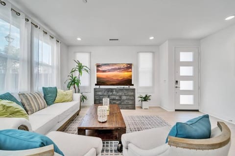 Dreamy Bloom Enclave Irivne LA RMV Villa in Orange County