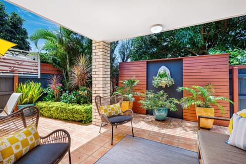 Patio, Day, Garden, Seating area, Garden view