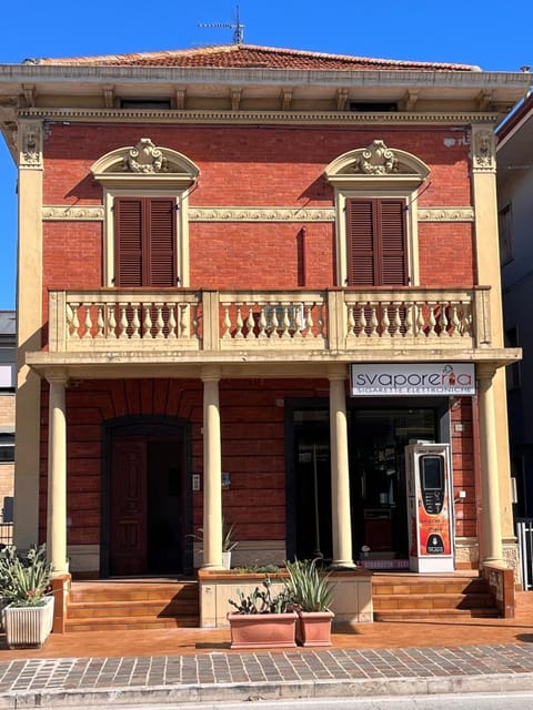 Property building, Facade/entrance