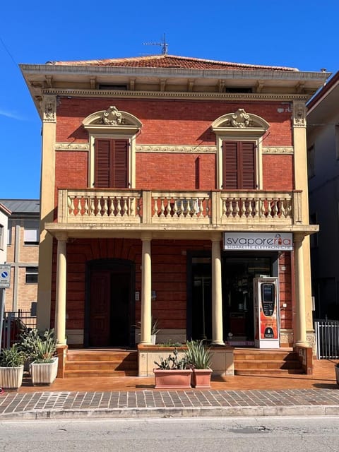 Property building, Facade/entrance