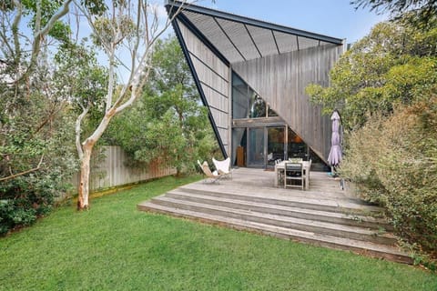 Architectural Cliff Top Gem House in Aireys Inlet