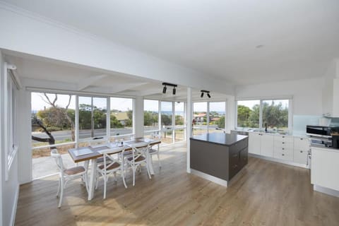 Ocean View Cottage - Anglesea House in Anglesea