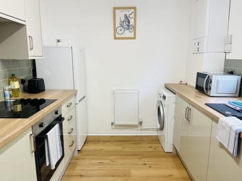 Central Two Bedroom Home with Parking Apartment in Cardiff