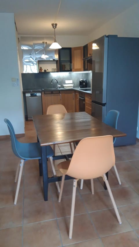 Kitchen or kitchenette, Dining area, dishwasher, oven, stove