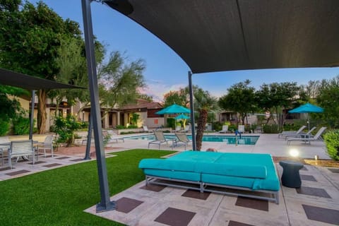 Modern 2-BR Condo near Kierland Apartment in Scottsdale