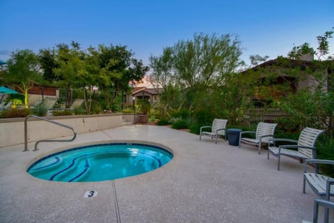 Modern 2-BR Condo near Kierland Apartment in Scottsdale