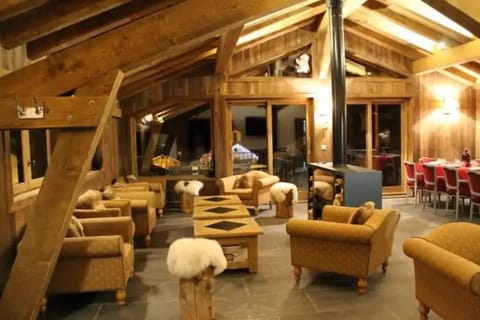 LA DATCHA CHALET PISCINE HAMMAM SAUNA 25 personnes Chalet in Champagny-en-Vanoise