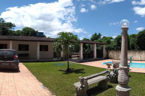 Casa paradisíaca com piscina em Aldeia House in Recife