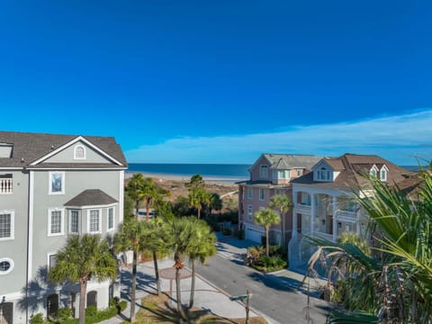 Luxury 7BR w Ocean Views & Private Pool House in Hilton Head Island