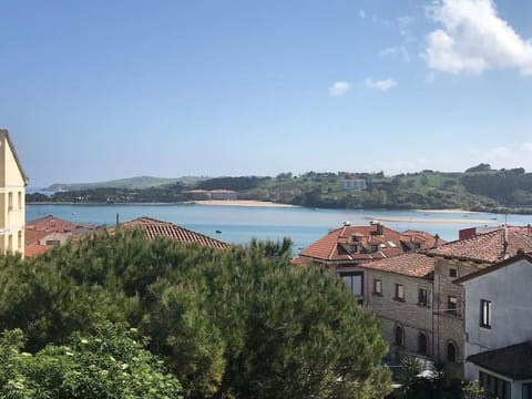 Piso familiar de 3 hab con Espectaculares vistas Apartment in San Vicente de la Barquera