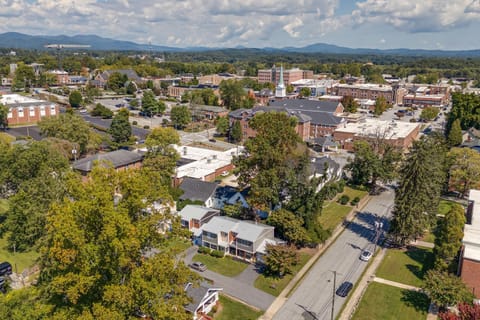 Walk to Main St Hendersonville Chic Home with Yard House in Hendersonville