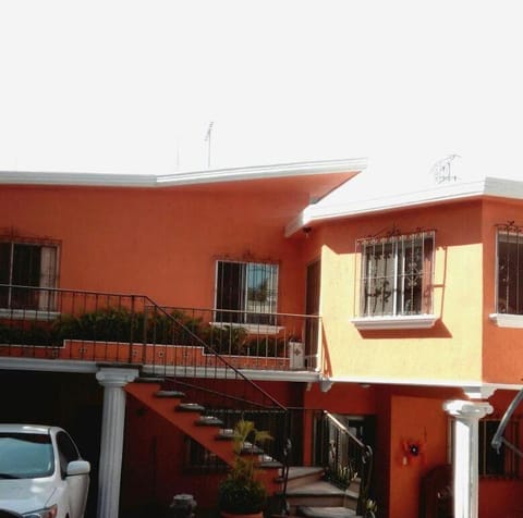 Recámara para dos personas con wifi y alberca Apartment in Cuernavaca