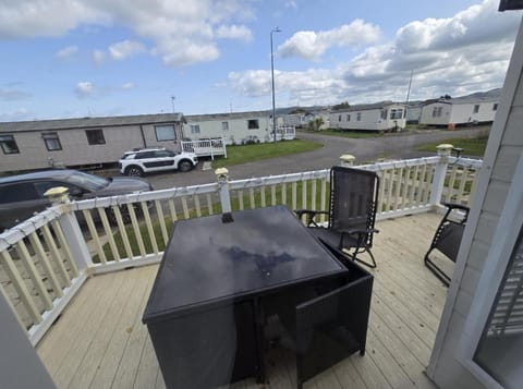 Oaklands Stunning Mini Lodge House in Rhyl