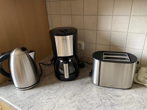 Coffee/tea facilities, Kitchen or kitchenette, toaster