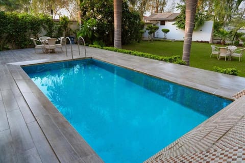 Pool view, Swimming pool, sunbed