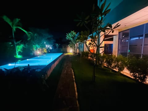 Night, Swimming pool