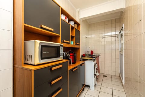 Kitchen or kitchenette, oven, pet friendly, stove, toaster