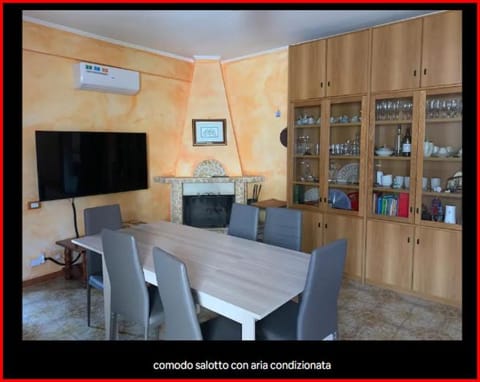 Living room, Dining area, air conditioner