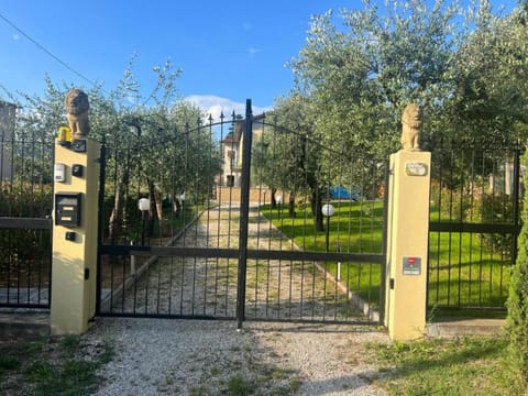 Facade/entrance, Garden