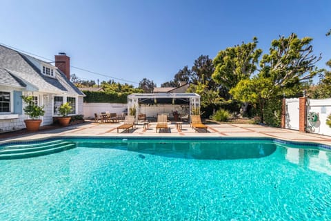 West LA Cottage with Pool House in Mar Vista