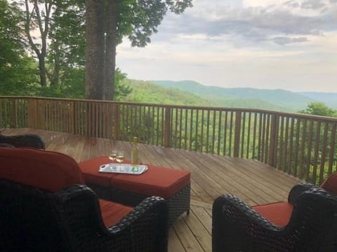 Hawks View House in Watauga