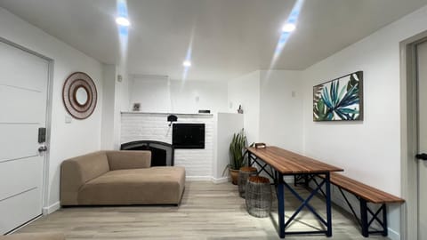 Two Bedrooms Back House in Los Angeles Apartment in North Hollywood