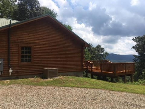 Three Daughters House in Watauga