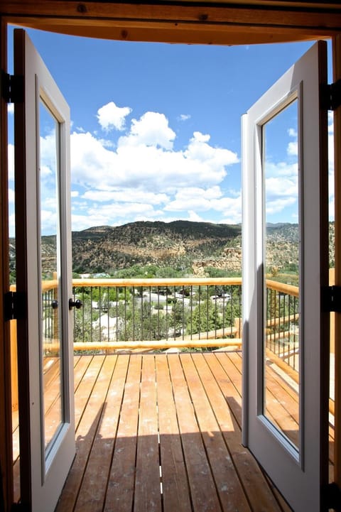 Yurt Overlook #5 with AC and Private Bath 2 Kings House in Orderville