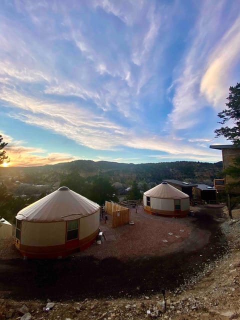 Yurt Overlook #10 with AC and Private Bath 2 Kings House in Orderville