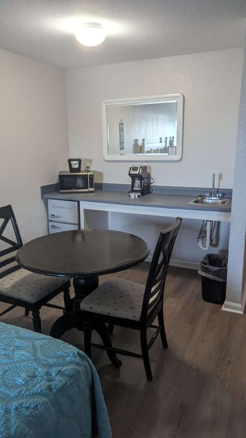 Kitchen or kitchenette, Dining area, pet friendly